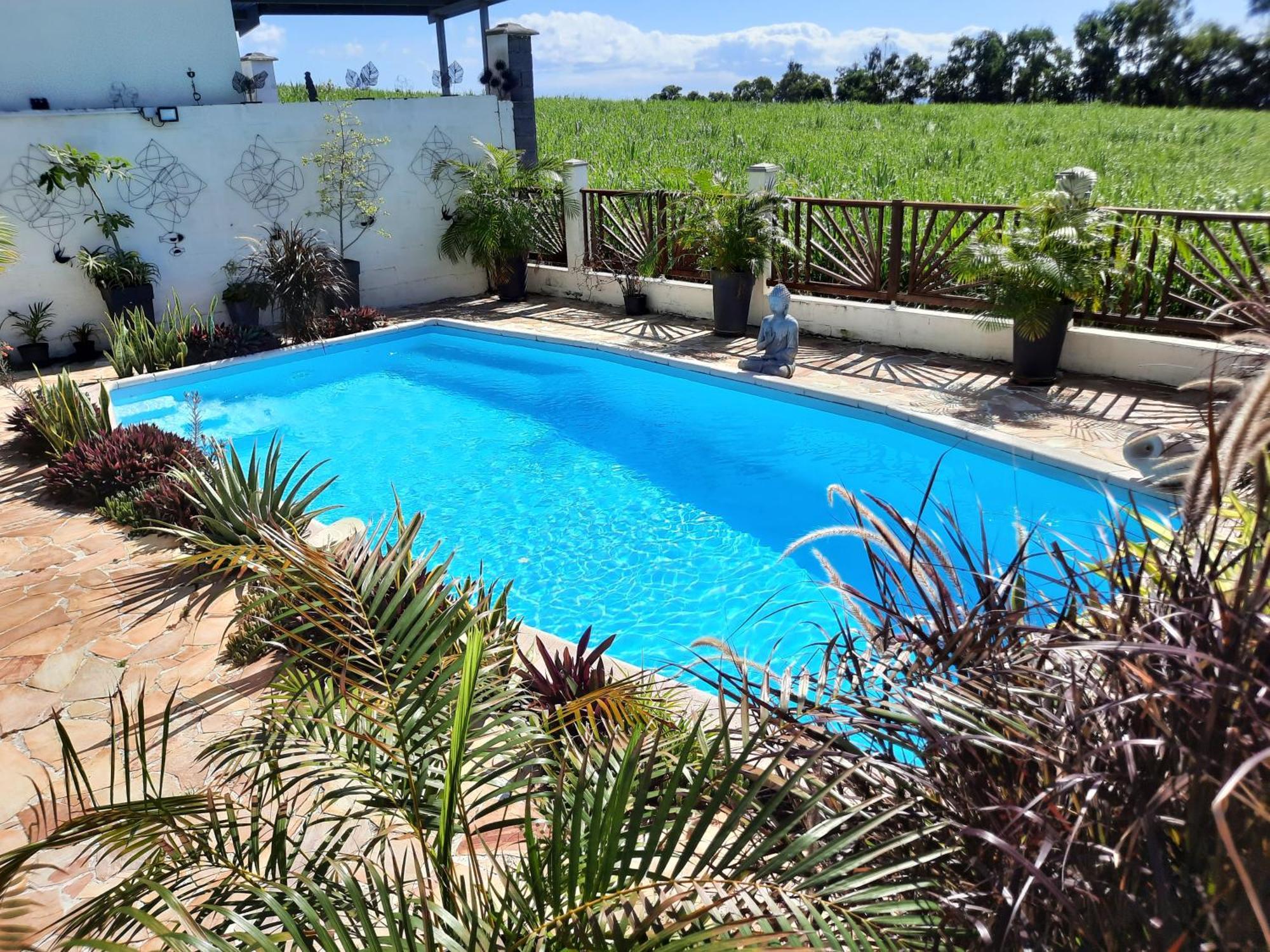 Joli Appartement, Piscine, Jacuzzi Sainte-Suzanne Экстерьер фото