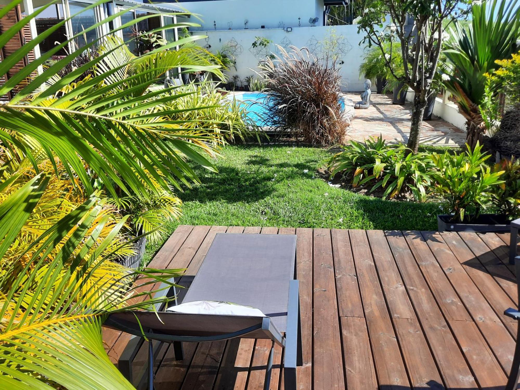 Joli Appartement, Piscine, Jacuzzi Sainte-Suzanne Экстерьер фото